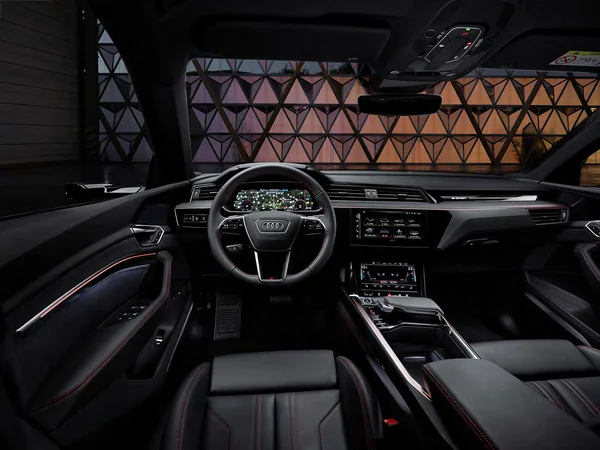 audi q8 e tron q8-e-tron-55 interior